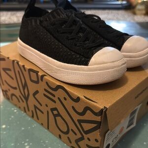 Native Kids Shoes - Black and White Sneakers Jefferson liteknit 10c